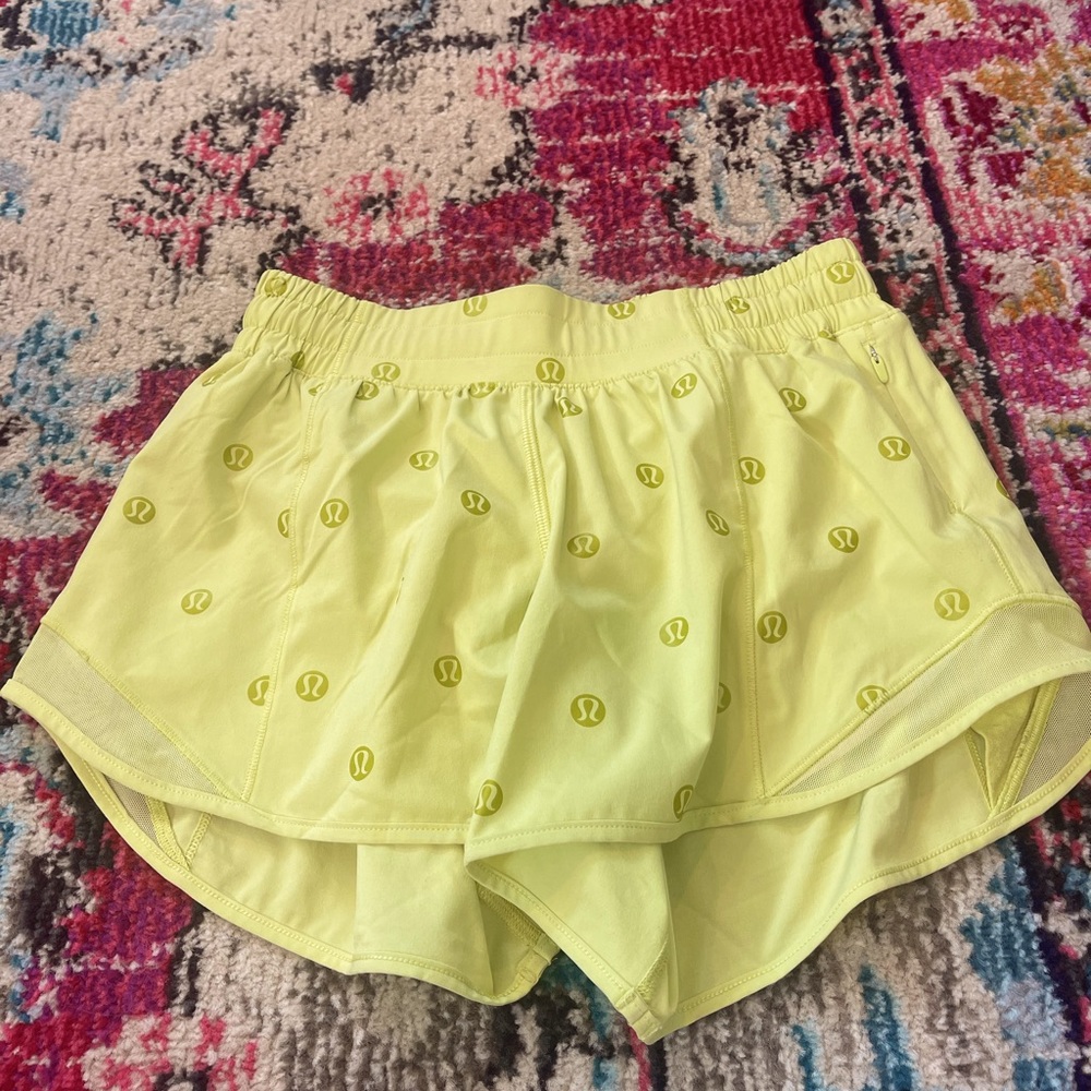 Lululemon hotty hots 4 inch inseam size 4 electric lemon color